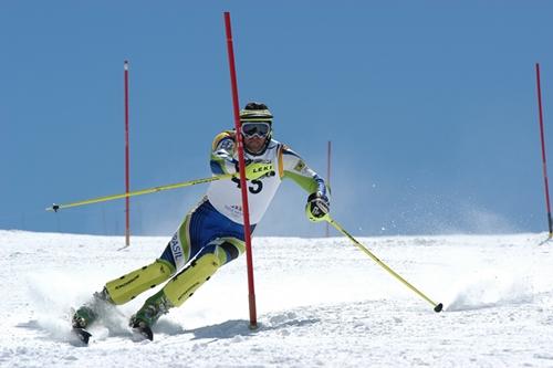 Esquiador foi 26º colocado geral entre 98 atletas da mesma categoria / Foto: Divulgação / CBDN